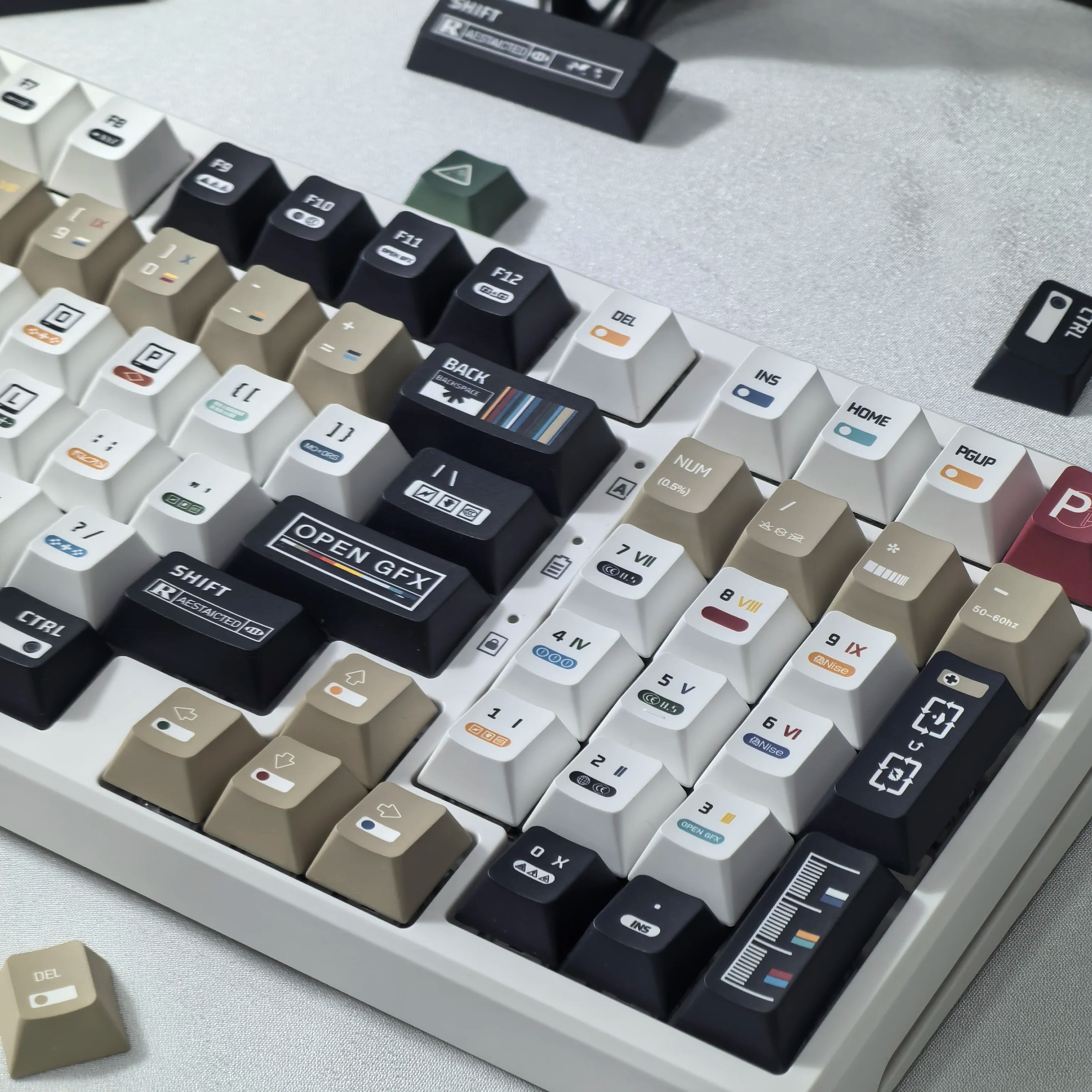 Korean Keycaps Maximalism Theme Keycap 135Keys Cherry Pbt Russian English Retro Keycap Black White Design  “L ”Shape Enter Key